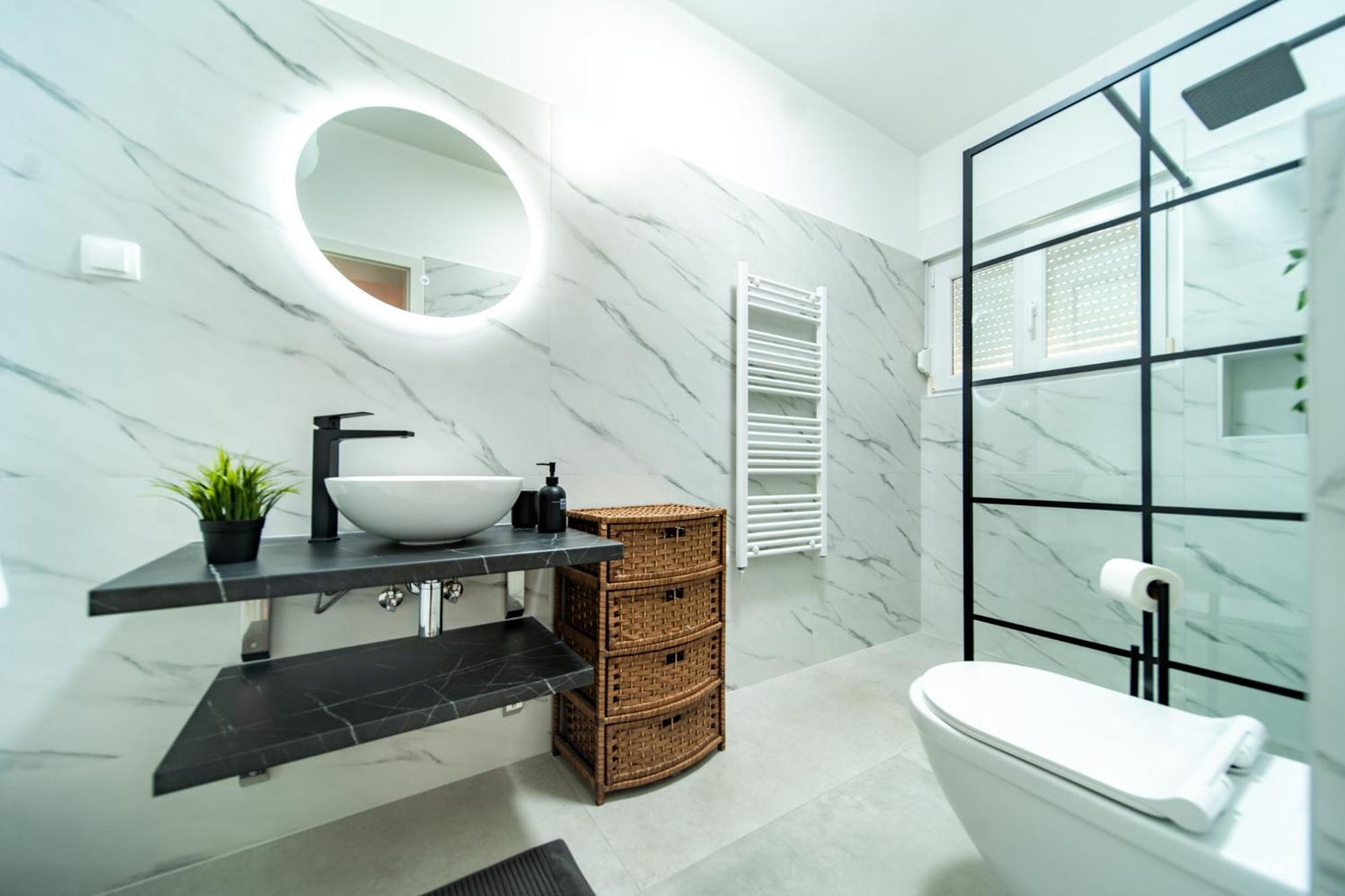Apartman Petra S Pogledom Na More Banjol Buitenkant foto